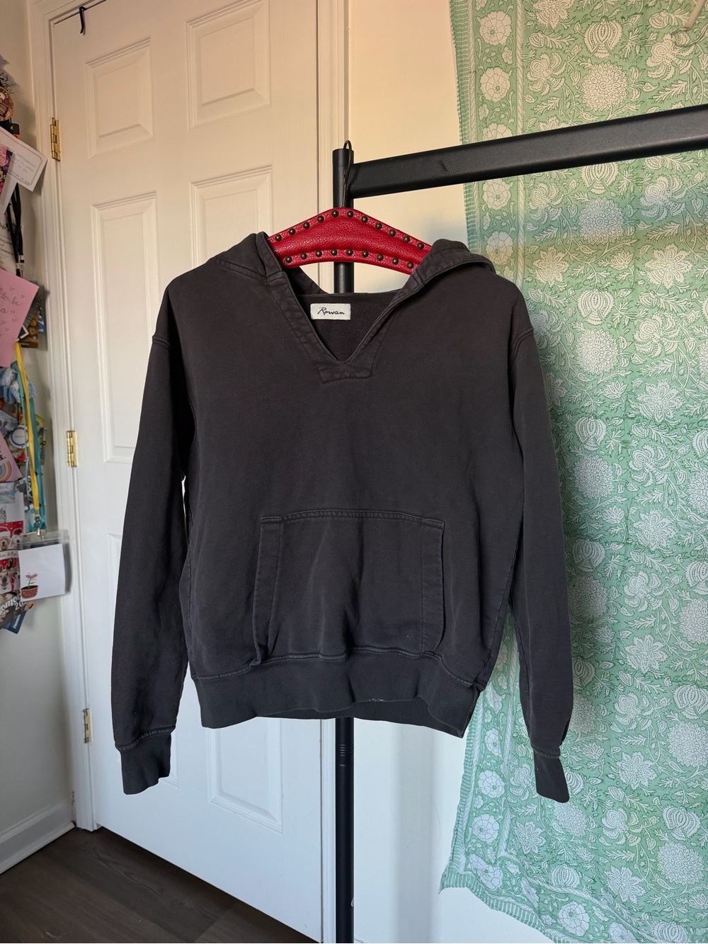Rowan black basic hoodie small